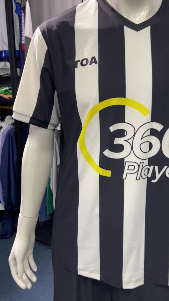 Custom teamwear – other-referee-stripes-07
